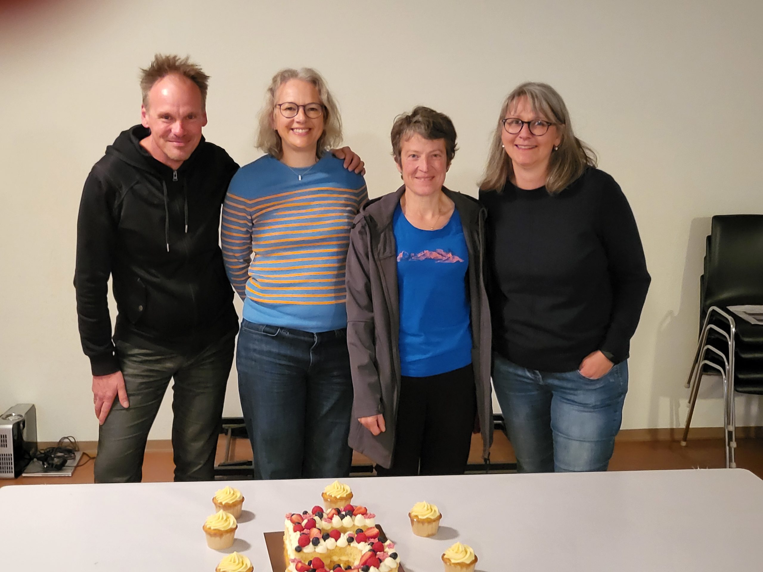 Vorstand mit 5er Kuchen